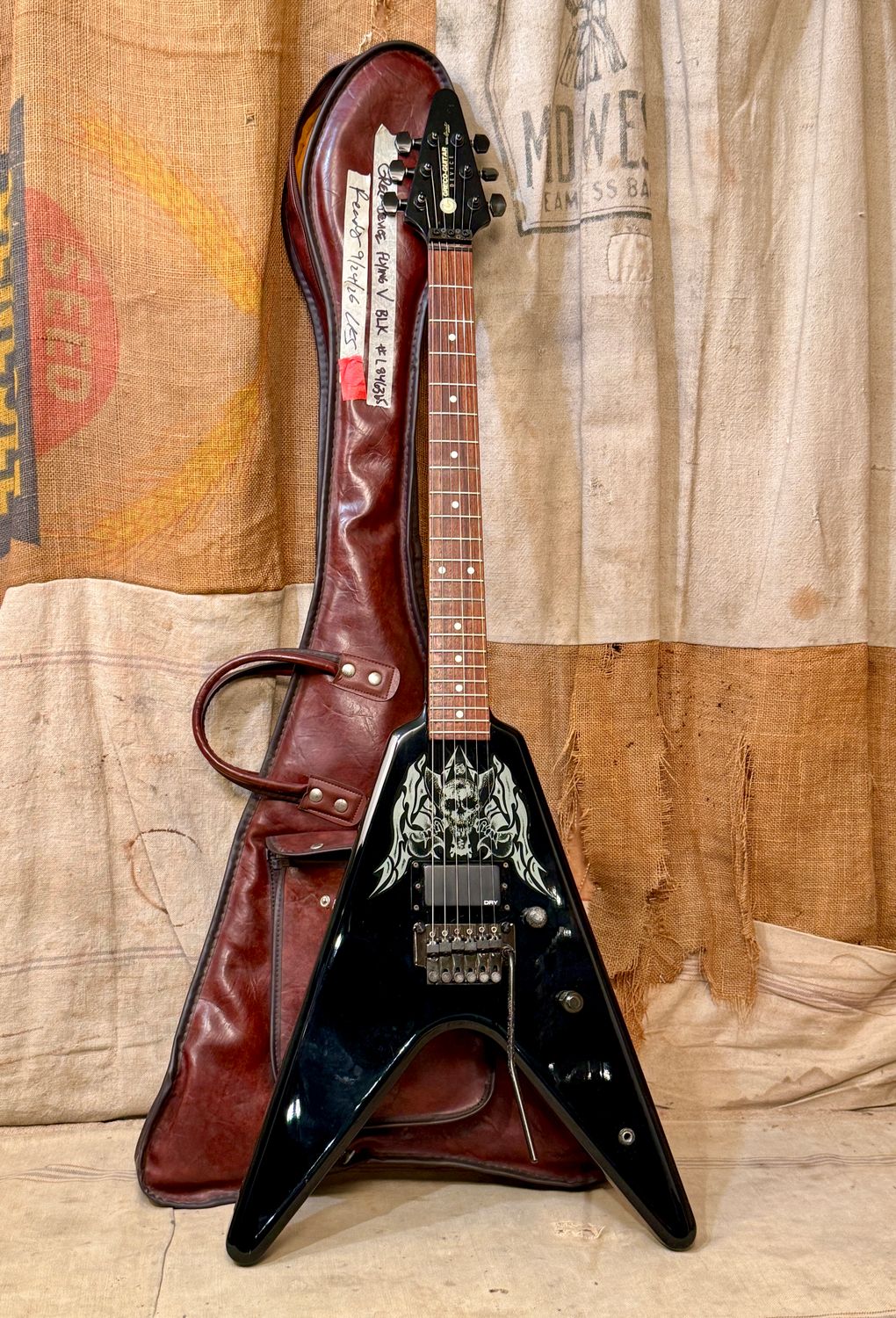 1984 Greco Device MTV-60D Flying V Black 1980's w/Vinyl Gig Bag