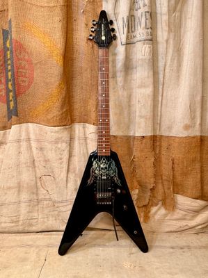 1984 Greco Device MTV-60D Flying V Black 1980's w/Vinyl Gig Bag