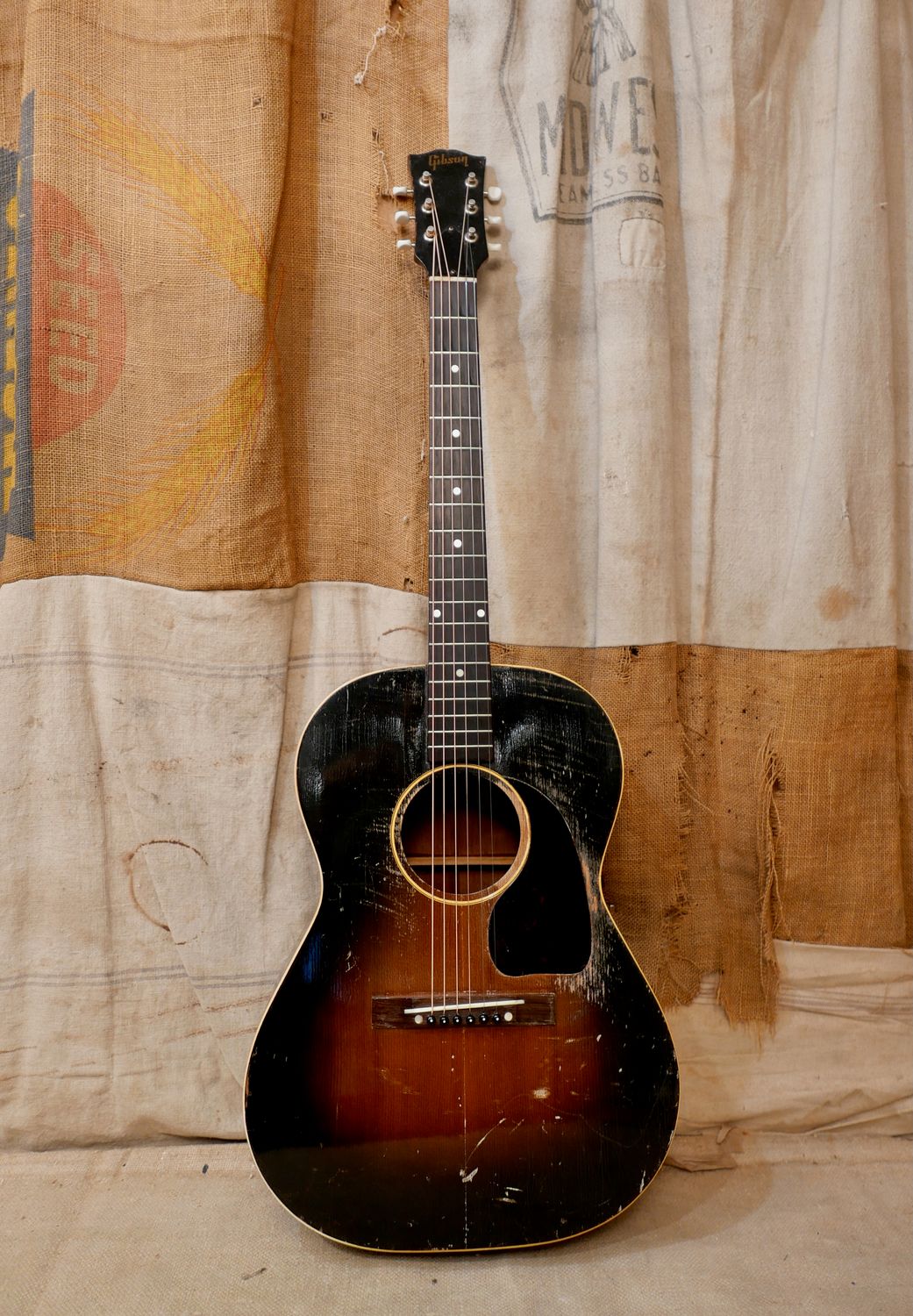 1953 Gibson LG-1 Sunburst (c)