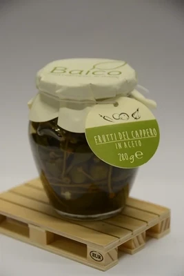 Caper fruits in vinegar