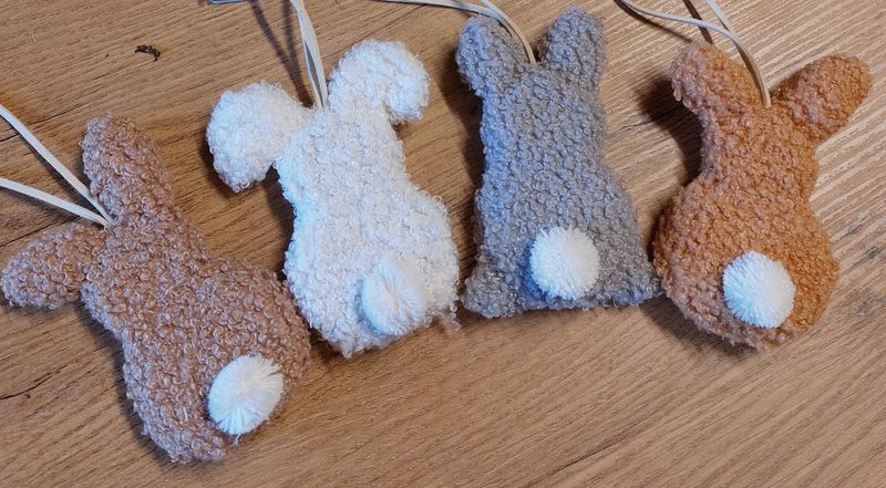 Süße Plüschhäschen-Anhänger 10cm / 4er-Set 