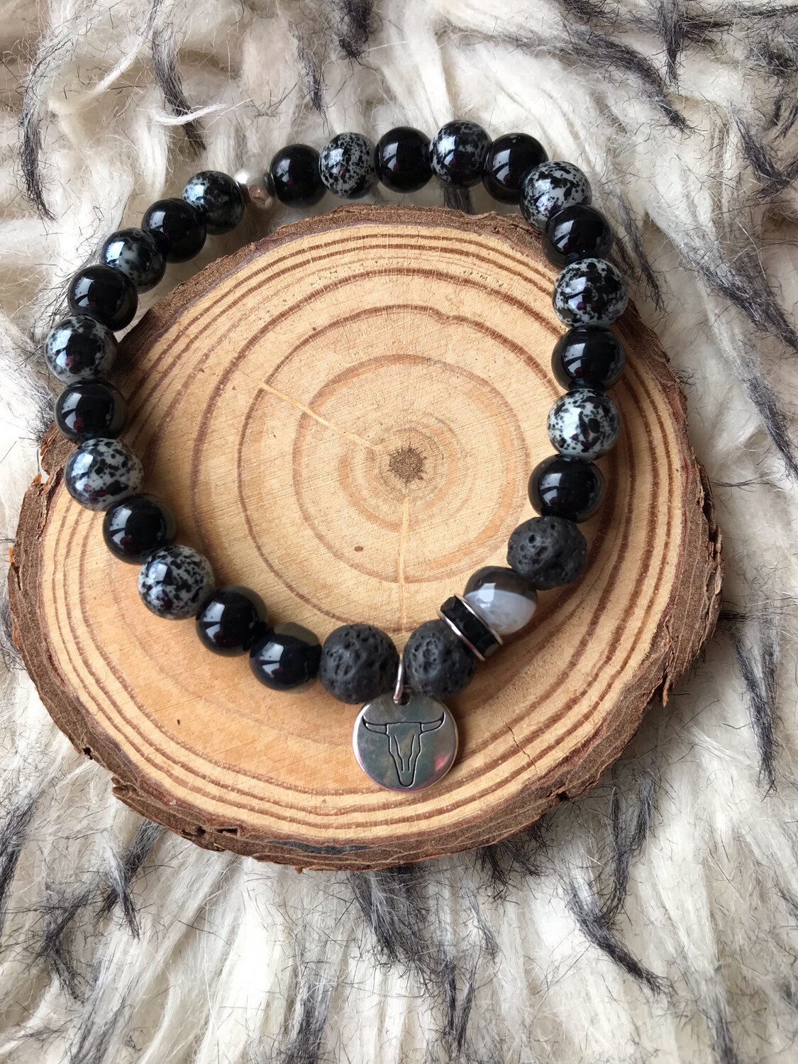 Armband mit Lavaperlen