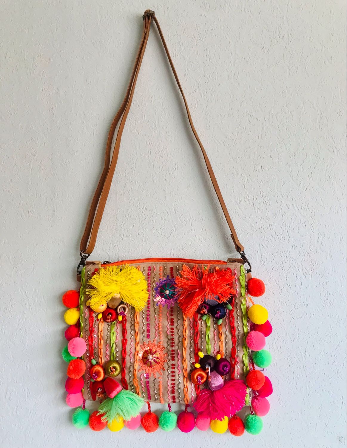 Ibiza Bag mit Ponpons und Fransen
