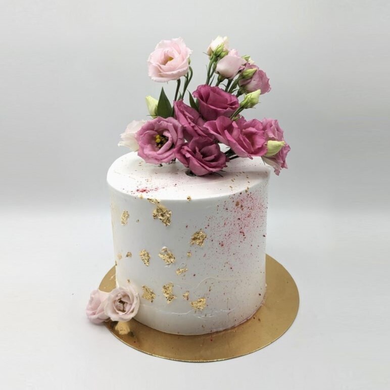 Semi Naked mit Blattgold und Blüten