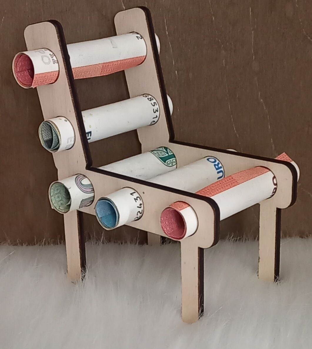 Geldgeschenk, STUHL aus Holz