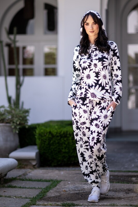 Mastik Black &amp; White Daisy Print relaxed Fit Two Piece Lounge Wear with side pockets and hood