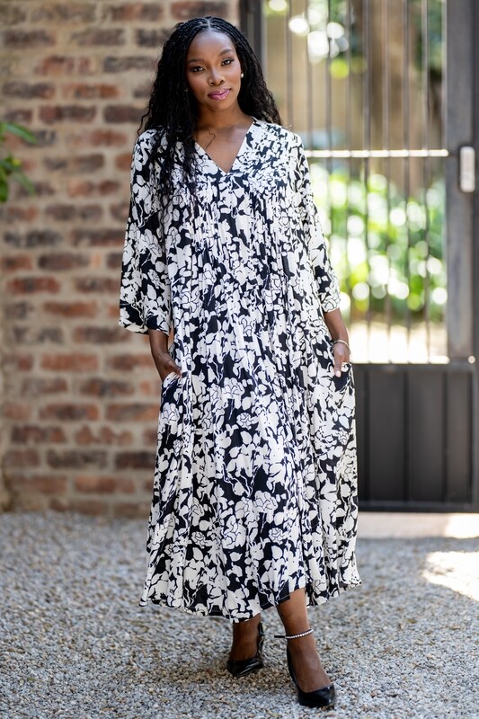Mastik  Black and White print style dress