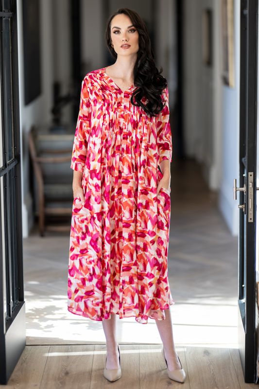 Mastik&#39;s vibrant, flowy gathered neckline