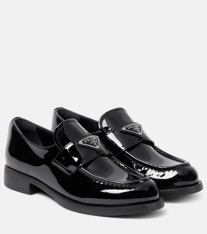 Black mocacines