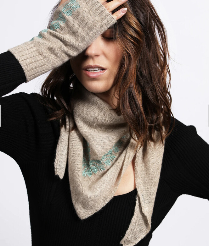 CASHMERE MINI TRIANGLE SCARF