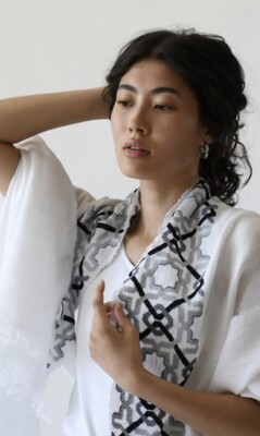 Shawls &amp; Scarfs