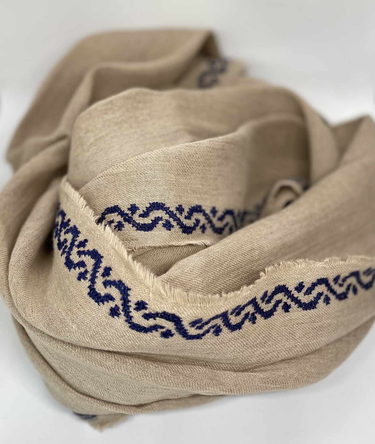 BEIGE LINEN SHAWL WAVES