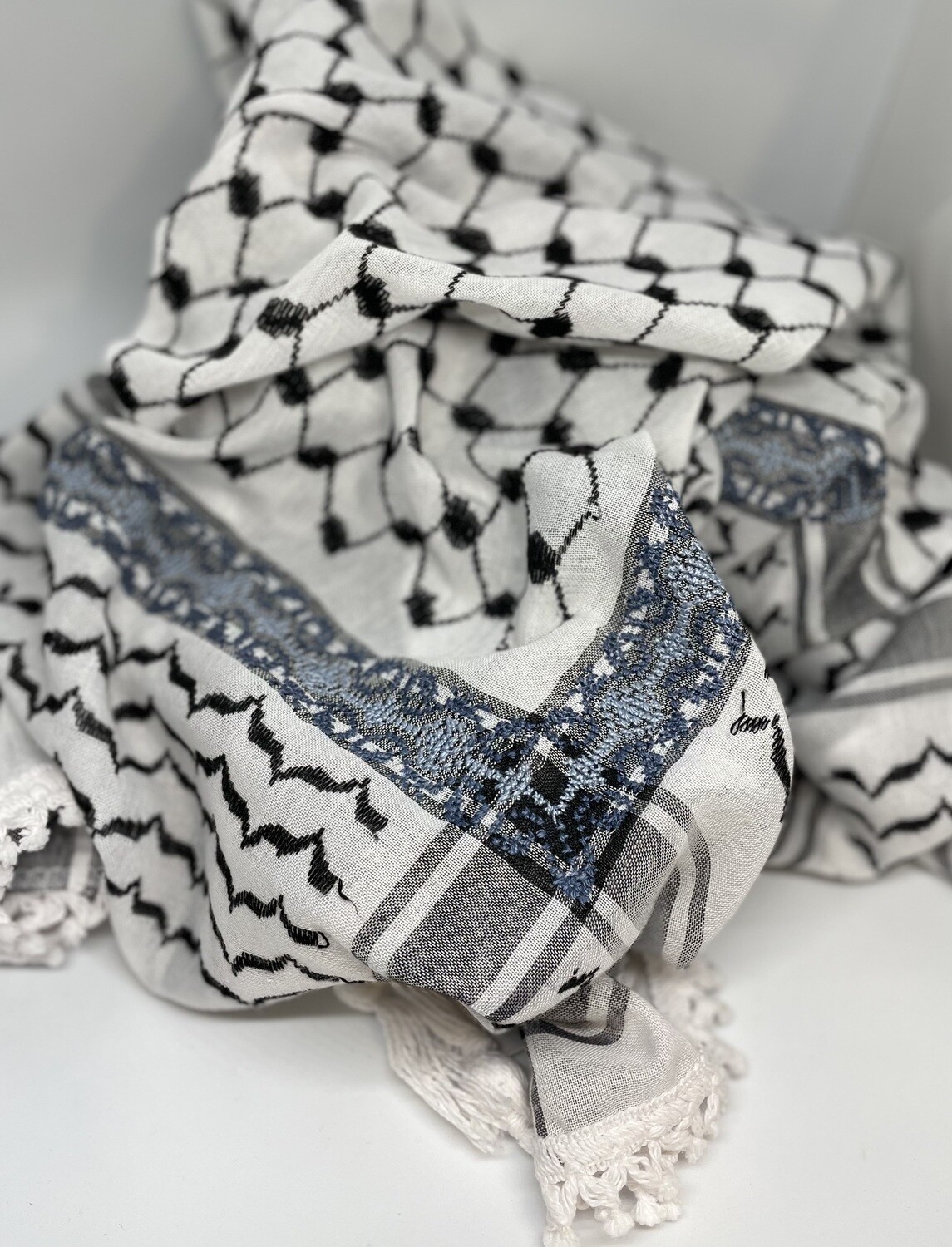 MORIKAWA B&amp;W KEFFIYEH, Style: Diamond Blue