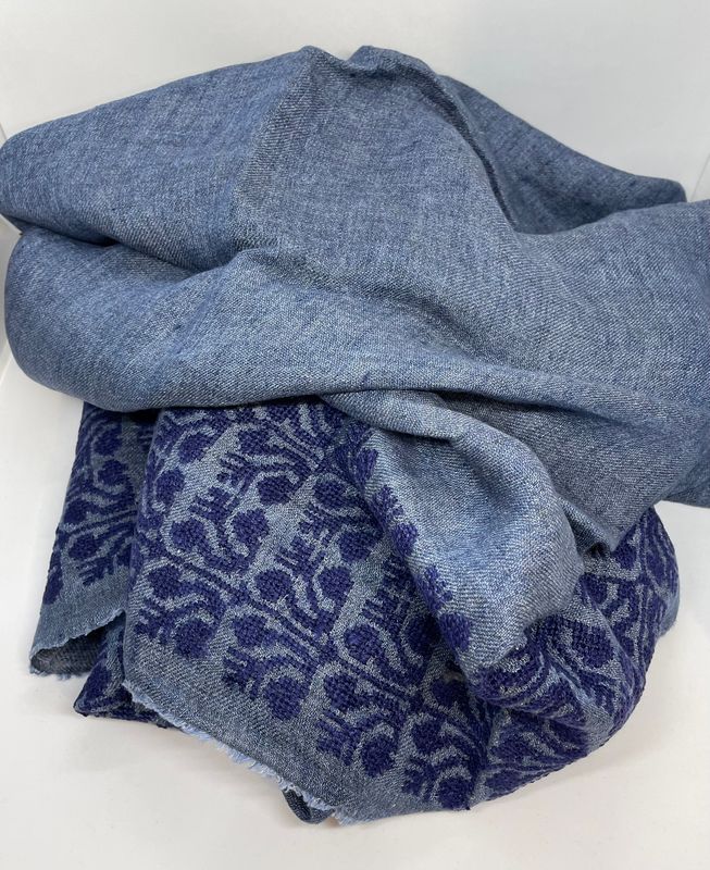 BLUE LINEN SHAWL SINEAD