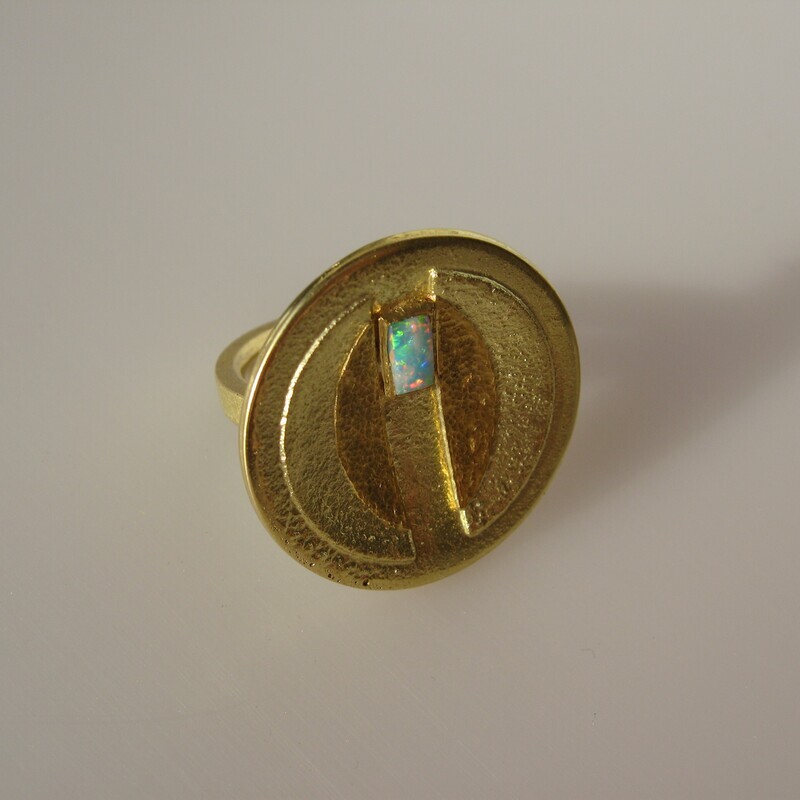 Goldene Opalmagie