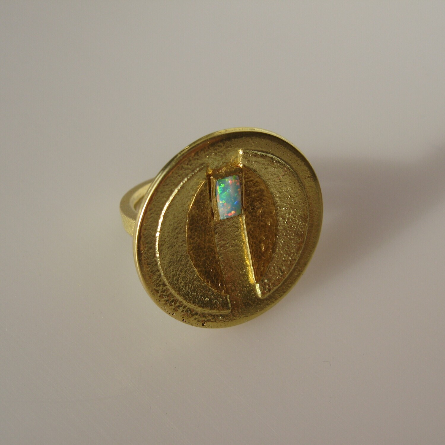 Goldene Opalmagie