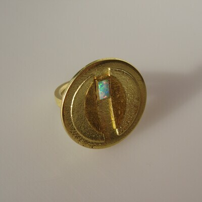 Goldene Opalmagie