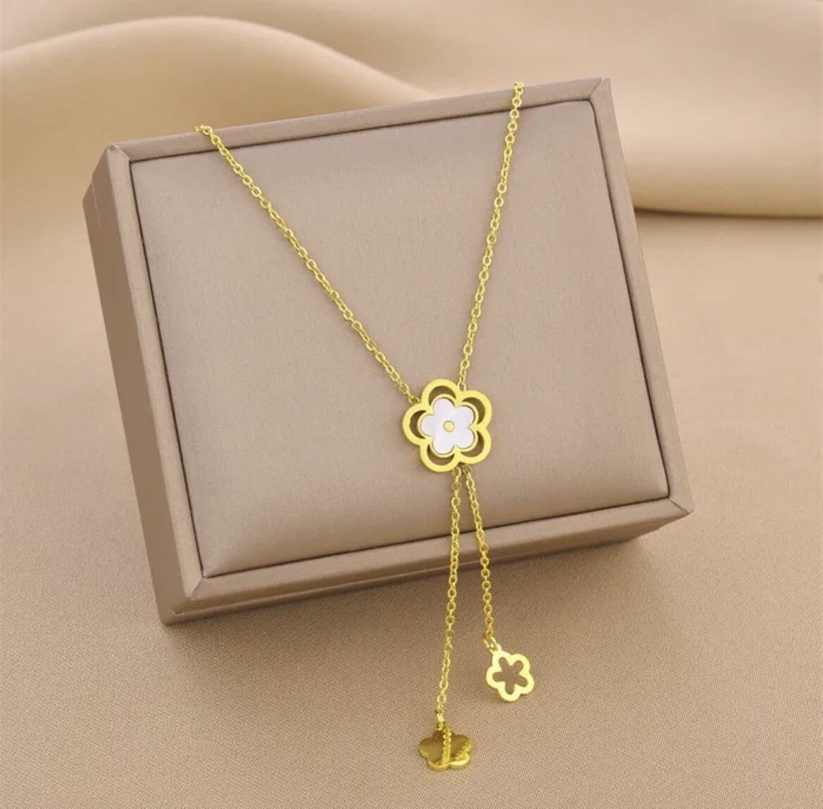 Gold flower necklace with 2 drop flowers