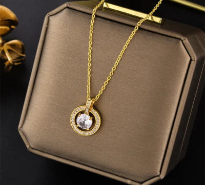 Gold diamante halo pendant