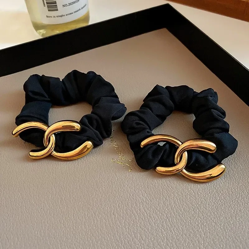 Black scrunchie