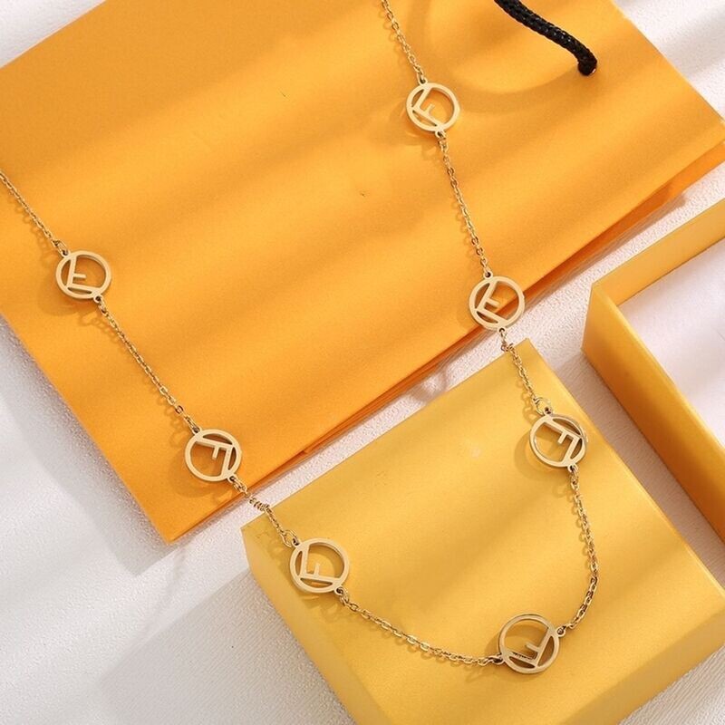 Fay Necklace