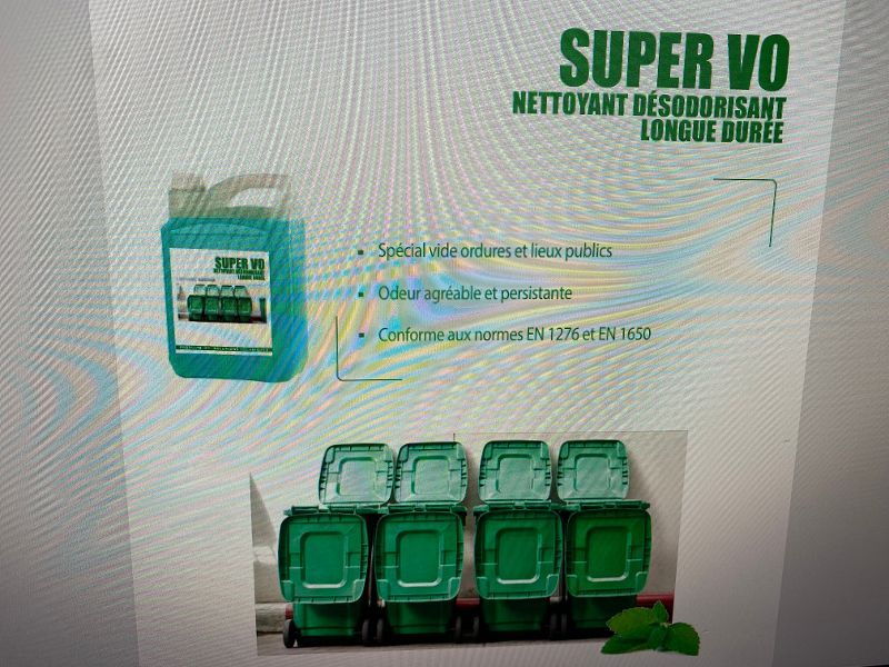 Détergent bactéricide fongicide SUPER VO - Bidon 5L menthe eucalyptus superbe rémanence les parkings souterrains , WC publics, marchés et zones piétonnes locaux vides ordures lavage conteneurs urine
