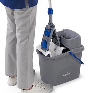 seau 14L avec bec verseur et presse 1 support de lavage pliant 35cm 1 frange MICROFIBRE 35cm 1 manche 140cm en 4 parties