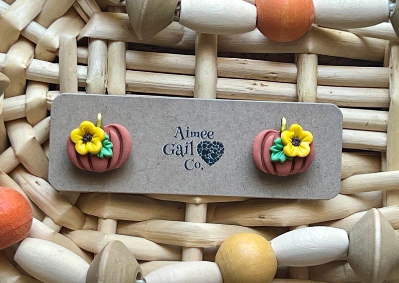 Flower Pumpkin Studs