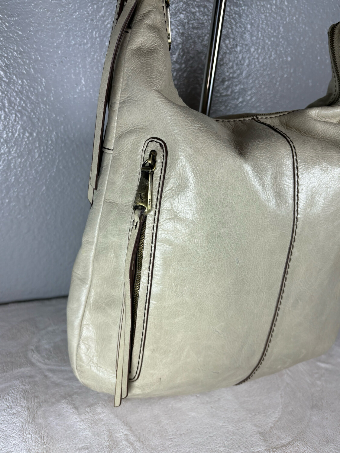 Hobo International Beige Leather Convertible Backpack Hobo