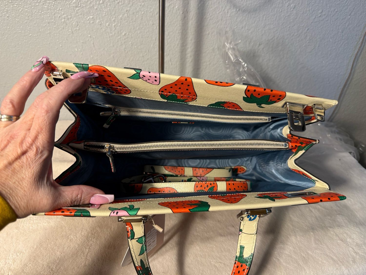 AUTHENTIC Gucci Strawberry Saffiano Leather Zumi Satchel