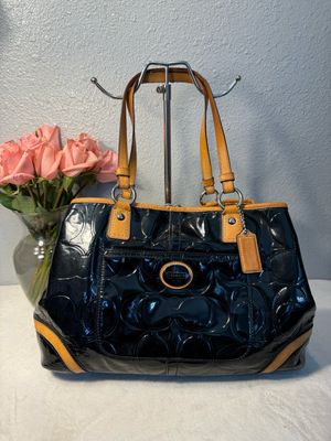 Coach Vintage Black Patent Leather Signature C Kisslock Shoulder Bag