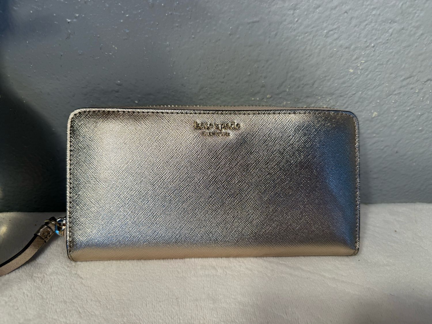 Kate Spade Silver Rose Metallic Saffiano Leather Wallet NWOT!