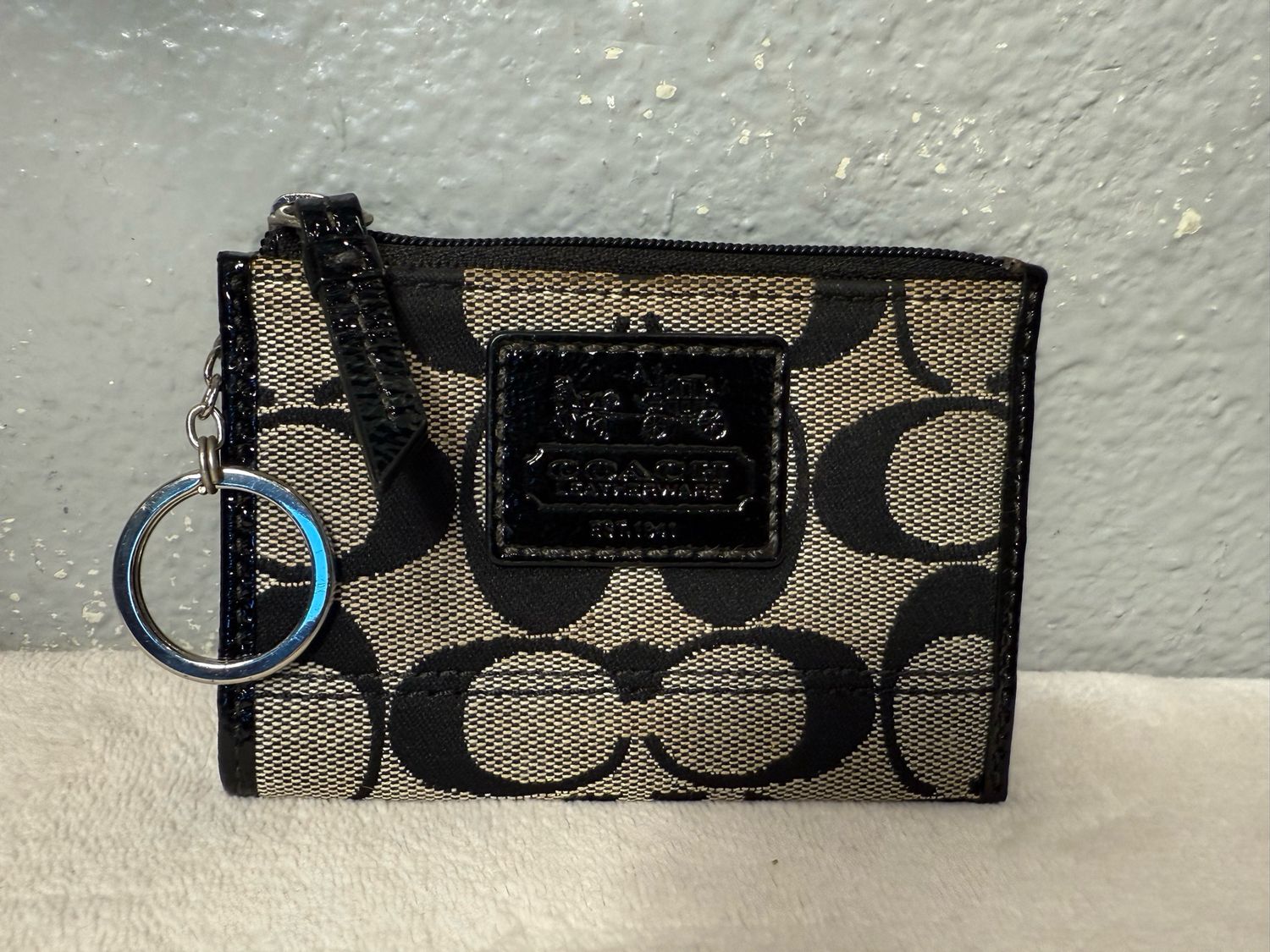 Coach Vintage Black And Gray Jacquard  Key Card Coin Wallet