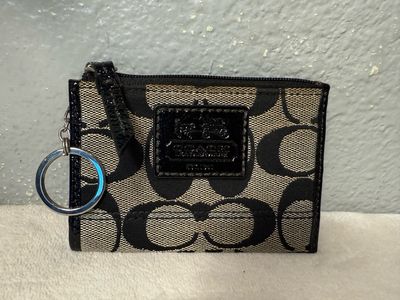 Coach Vintage Black And Gray Jacquard  Key Card Coin Wallet