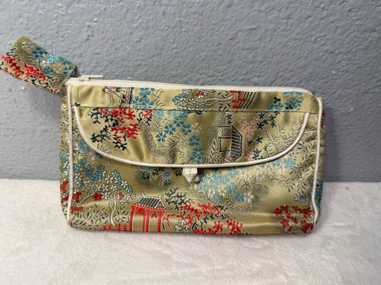 Oriental Design Cosmetic Clutch Carryall