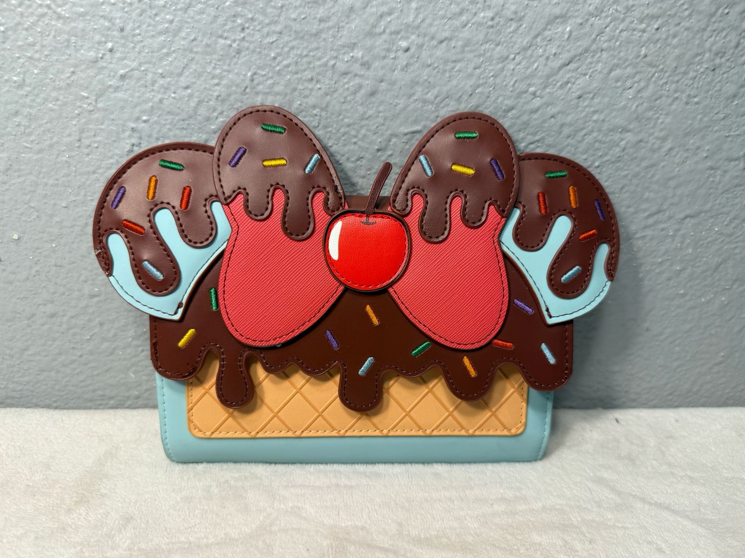 Loungefly Minnie, Mouse Waffle Ice Cream Sweets Wallet NWOT!