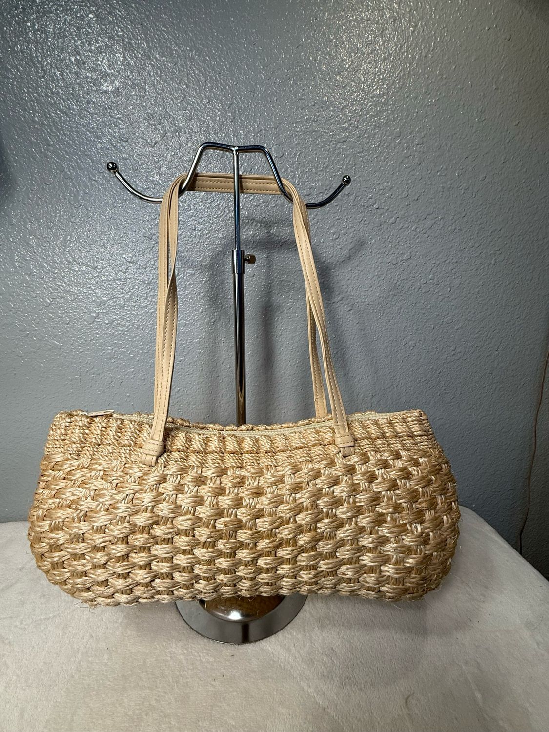 Unbranded Straw East West Shoulder Bag NWOT!