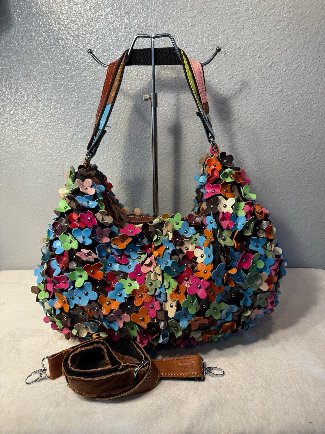 Unbranded, Leather Floral Double Zip Shoulder Bag Crossbody Large NWOT!