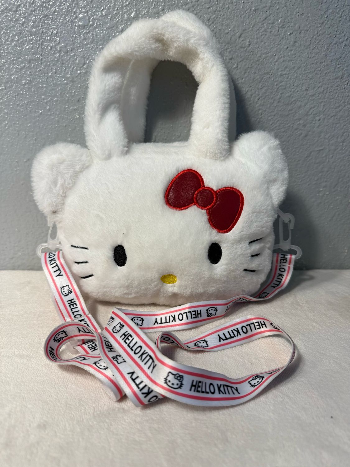 Hello Kitty, Plush Crossbody Handbag NWOT!