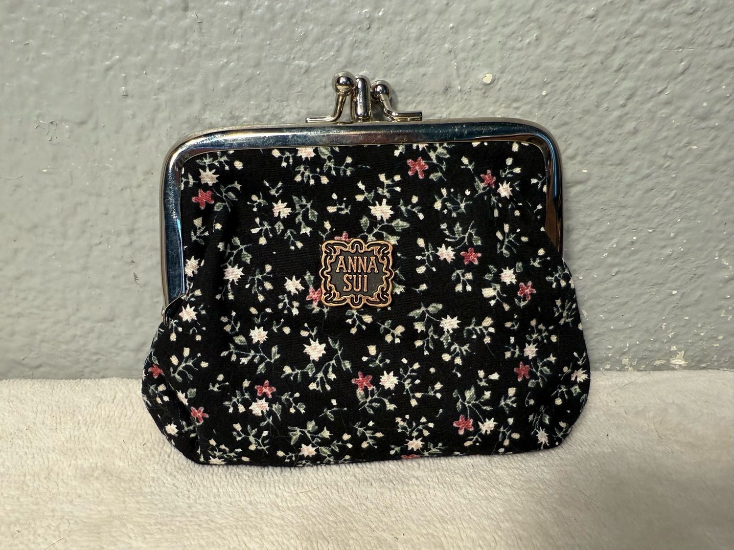 Anna Duoble Kisslock Floral Coin Purse NWOT!