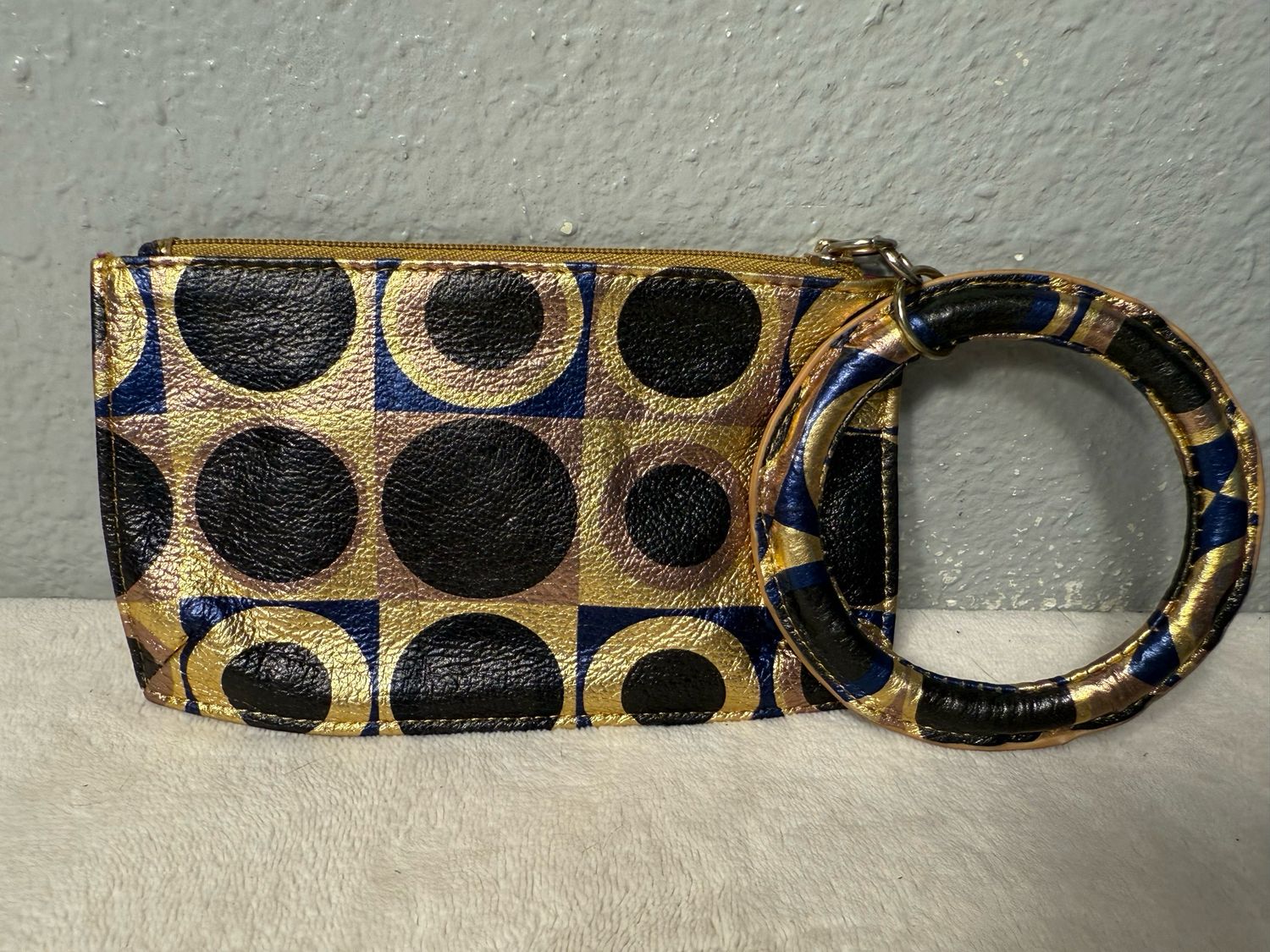Hobo Vintage Leather Wristlet Wallet LIKE NEW!