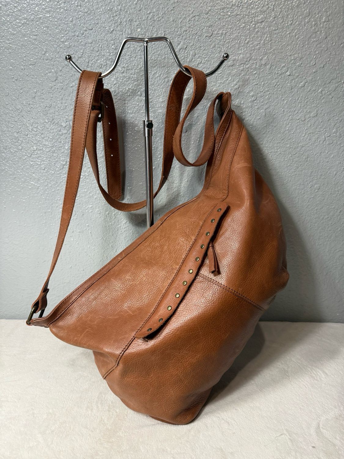Ashwood Brown Distressed Leather Sling/HOBO/ Crossbody NWOT! $200 Retail!