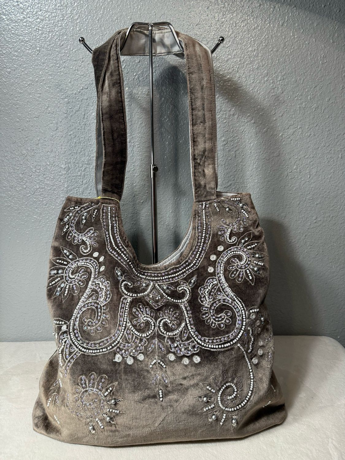 Unbranded Tope, Valore, Pearl And Sequin Embroidered Tote NWOT!