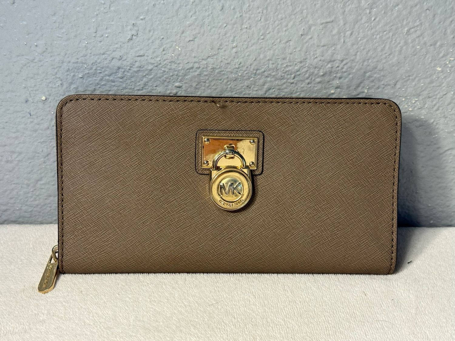 Michael Kors Vintage Taupe Saffiano Leather Hamilton Wallet