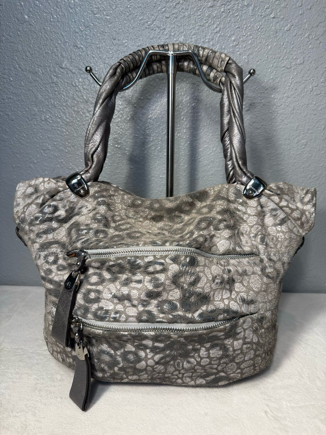 B Makowski, Snow, Leopard Leather Shoulder Bag