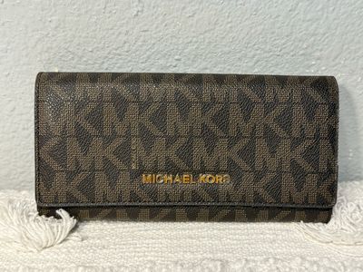 Michael Kors Brown Saviano Leather Signature Wallet NWOT!