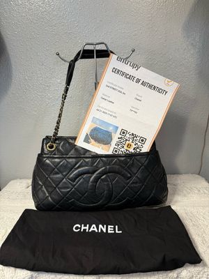 AUTHENTIC Chanel Black Caviar Tote/Crossbody