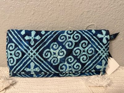 Vera Bradley Blue Quilted Clutch Wallet NWT! Retail $42!