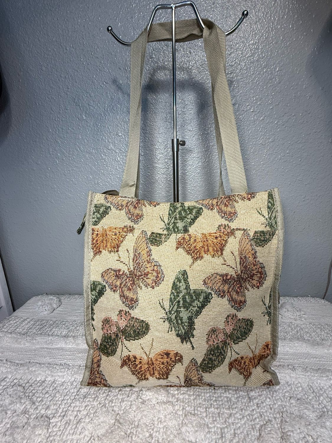 Unbranded Tapestry Butterfly Tote NWOT!