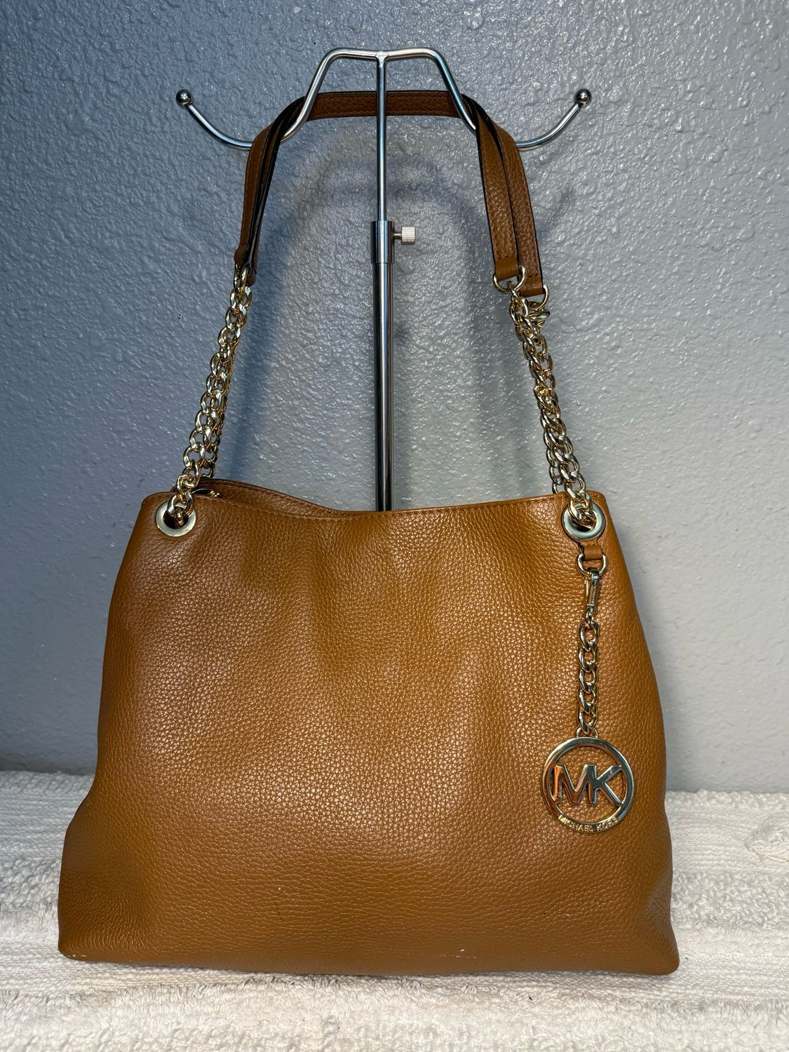 Michael Kors Camel Pebbled, Leather Shoulder Bag LIKE NEW!
